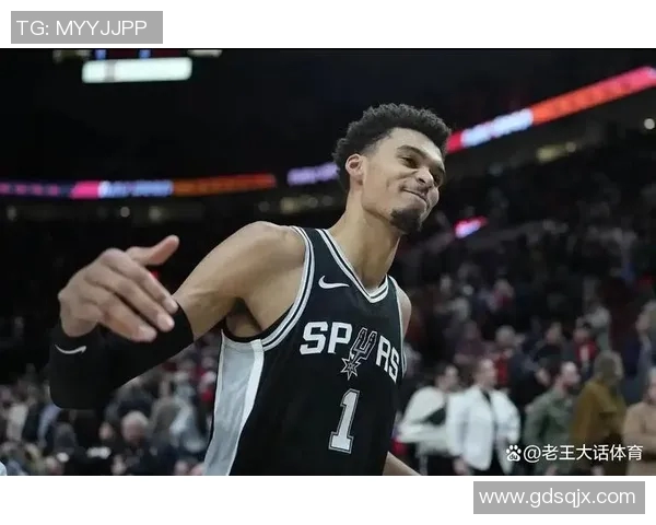 马刺与灰熊夏季联赛精彩对决球员表现引发球迷热议