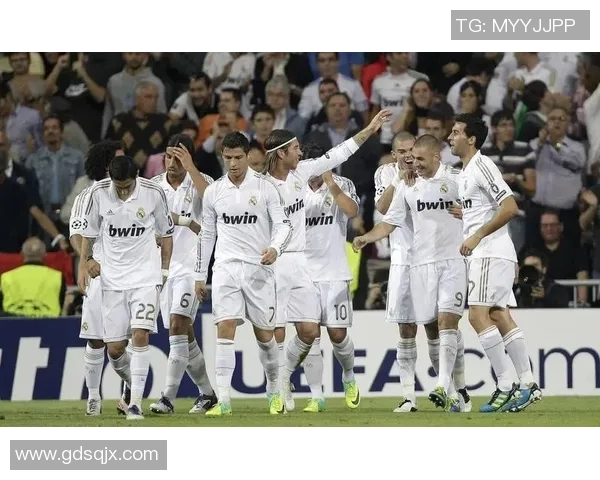 皇马与罗马的巅峰对决大罗的传奇时刻再现球场